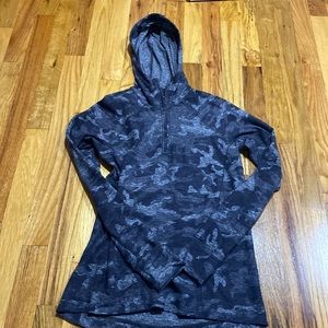 LULULEMON WOMENS HOODED ZIP UP